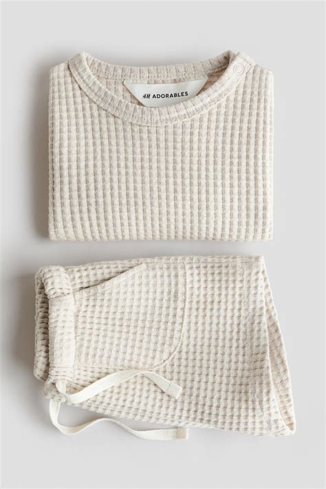 Light beige 2-piece waffled cotton set for kids | H&M IN