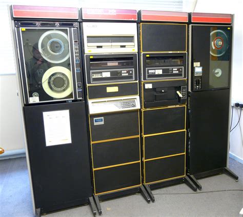 Retromobe - retro mobile phones and other gadgets: Digital (DEC) PDP-11