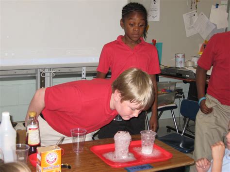 20 Science Experiments 的图像结果