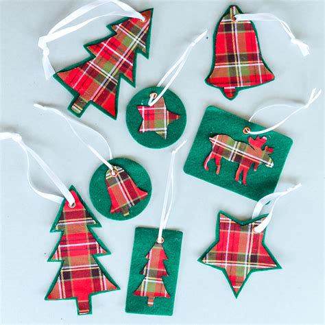 Make Plaid Christmas Ornaments with a Cricut - Angie Holden The Country ...