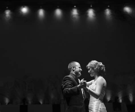 Professional Groomsmen Dancing for Bride 的图像结果