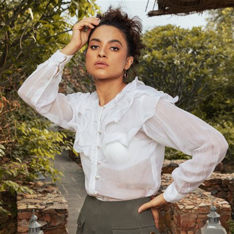 5 elegant ensembles to elevate your workwear wardrobe – Ambraee