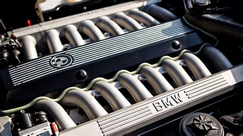 5 Greatest 16-Cylinder Road Car Engines Ever (5 Fierce V8 Engines That ...