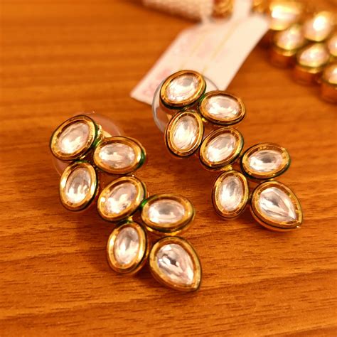 MULTI LAYERED PEAR SHAPED KUNDAN MEENAKARI POLKI NECKLACE SET – Sanvi ...