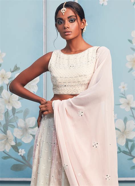 Lehengas – Page 3 – Lashkaraa India