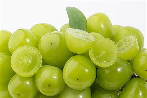 Your Complete Guide To Shine Muscat Grapes