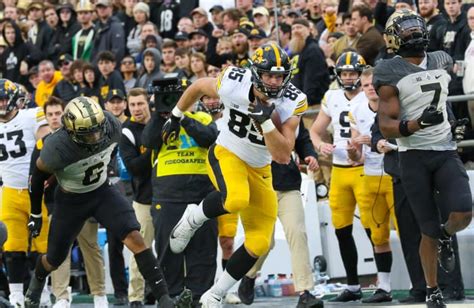 How does Iowa overcome Luke Lachey's injury? Examining Iowa's 41-10 win over Western Michigan