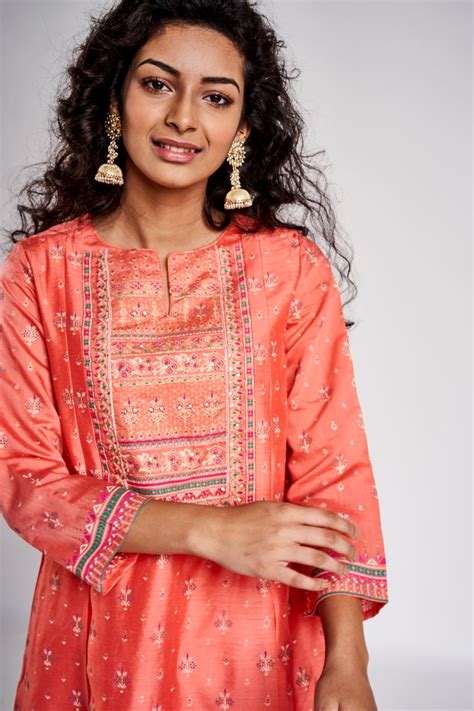 Buy Pink Embroidered Round Neck Kurta Online at Best Price at Global ...