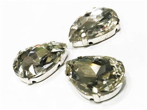 White Transparent Drop Glass Stone with Silver Catcher (25x18 mm)