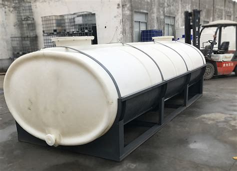 2T卧式塑料储罐地埋式复配罐滚塑一次成型聚乙烯储罐加厚双氧水储药桶生产定制厂家