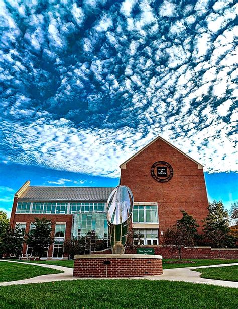 Illinois Wesleyan University - Acceptance Rate, Deadlines & Admission Info