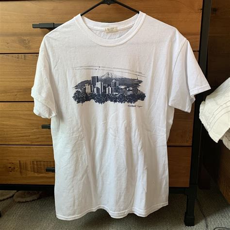 brandy melville portland tee never... - Depop