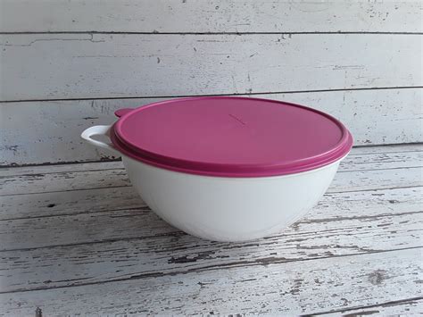 Tupperware Thatsa Bowl With Pink Seal 32 Cup Capacity Large Mixing Bowl ...
