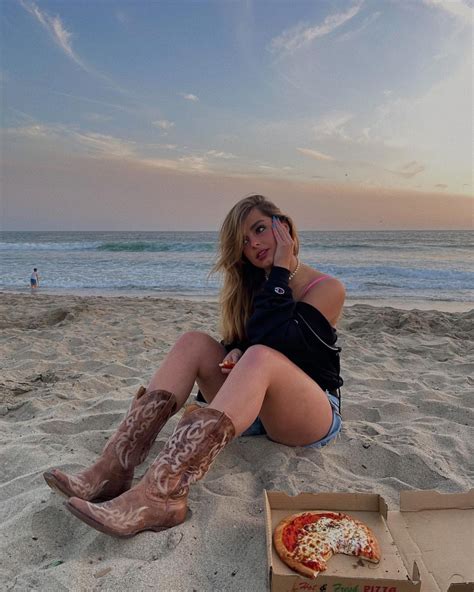 ADDISON RAE – Instagram Photos 04/08/2021 – HawtCelebs