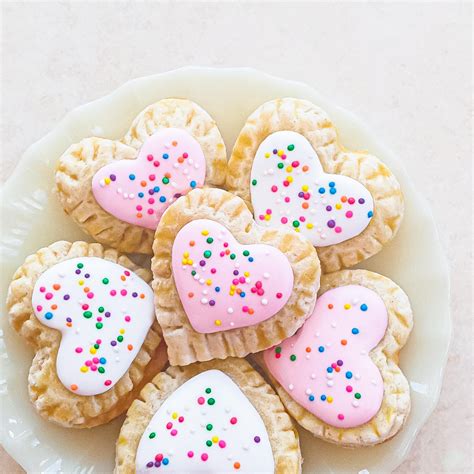 homemade v-day pop tarts (strawberry jam filled) : r/FoodPorn