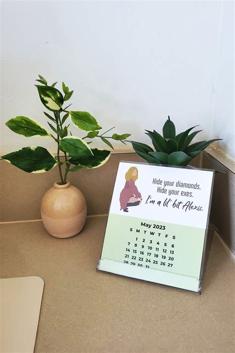 My Aesthetic College Desk Setup (Minimalist, Neutral Workspace ...