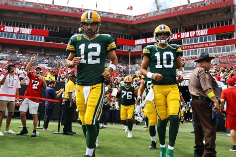 After Packers legend Aaron Rodgers' departure, RB AJ Dillon lavishes ...