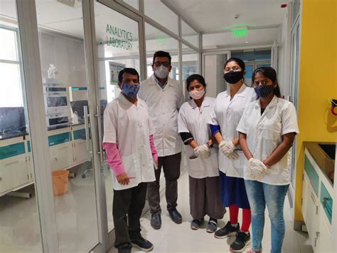 About Us – Skineasi