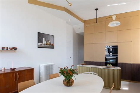 Trendy Dekton and Silestone colours adorn the home of a French media ...
