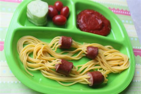 MamaEatsClean: Cleanish and Squiggly Nitrate-free Wieners and Wheat ...