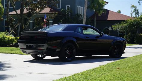 Dealer Sells Dodge Challenger With Just 13 Miles on the Clock, Can't Reach the MSRP - autoevolution