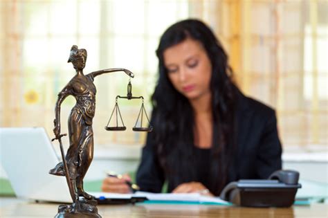 Career In Law Field : Admission Procedure, CLAT, LLB, LLM, Jobs 2021