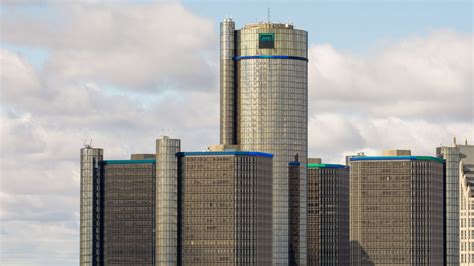 GM offers U.S. staff voluntary separation program in cost-cut drive