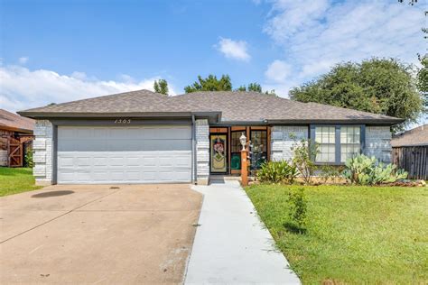 1505 Sayles Ave, Arlington, TX 76018 | Homes.com