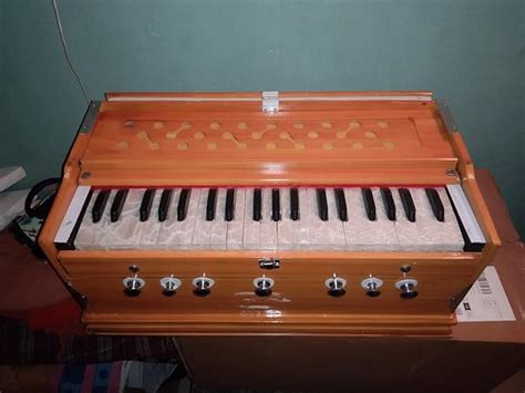 SG 7 STOPPER, Double Bellow, 39 Key, Two Reed(Bass-Male),3 1/4 Octave 3 ...