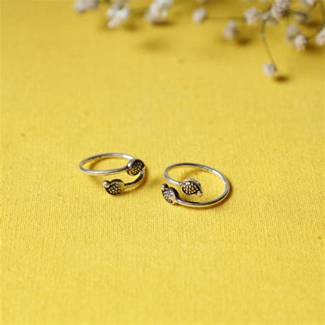 Shop Handcrafted Silver Toe Rings Online | iTokri