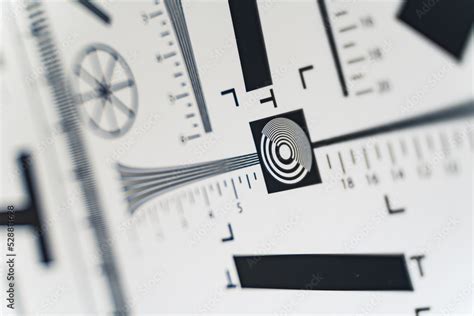 High Resolution Camera Test Charts 的图像结果