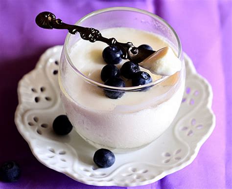 原味老酸奶的做法_图解如何自制浓稠纯正的老酸奶-聚餐网