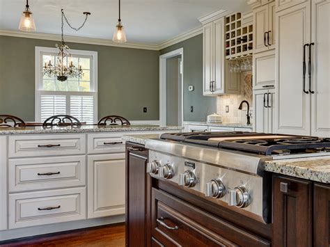 Sherwin Williams Escape Gray SW 6185: Review & Inspiration