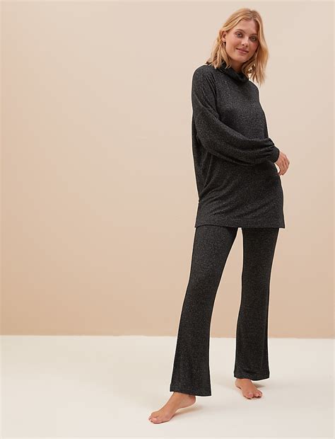 Buy Body Soft™ Cosy Lounge Set at Marks & Spencer