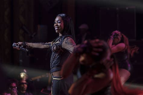 Photos: Tink’s ‘Thanks 4 Everything Tour’ in Chicago – Chicago Tribune