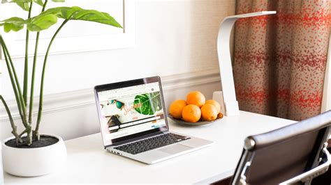 Alo Hotel By Ayres Orange Bed Bugs : Alo Hotel By Ayres Orange Bed Bugs Daniel Jadue Camila ...