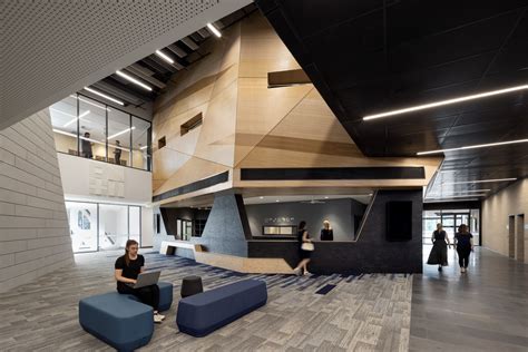 Wood Building 的图像结果