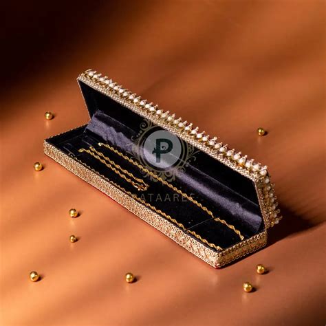 Surkh Chain Box – Pataaree Studios Pvt Ltd