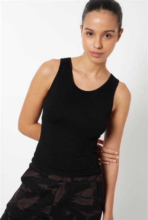 Buy Stylish Sleeveless Tops Online in India | Max Fashion