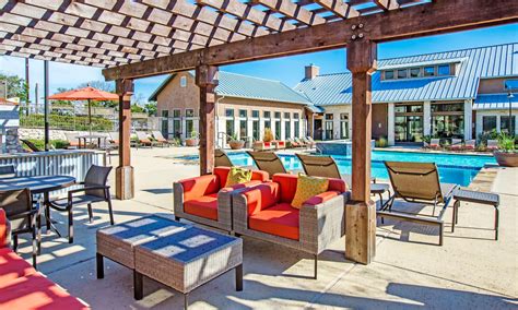 Bee Cave Apartments & Townhomes for Rent | Estates at Bee Cave