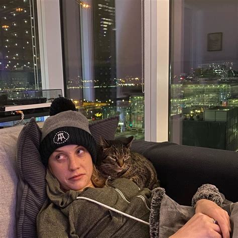 Kat Timpf | Bio, Age, Net worth, without glasses and bikini photos ...