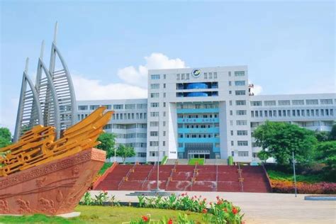 湛江海洋大学是985还是211大学 - 战马教育