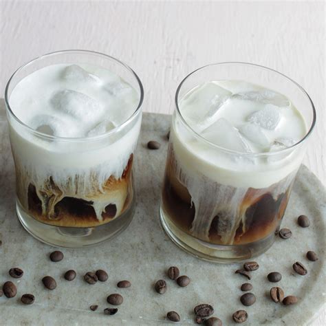 How To Make Sweet Cream Cold Foam Like Starbucks - Homebody Eats