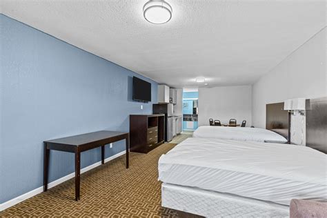 Rooms & Rates - As Low As $395/Week — Royal Inn Extended Stay
