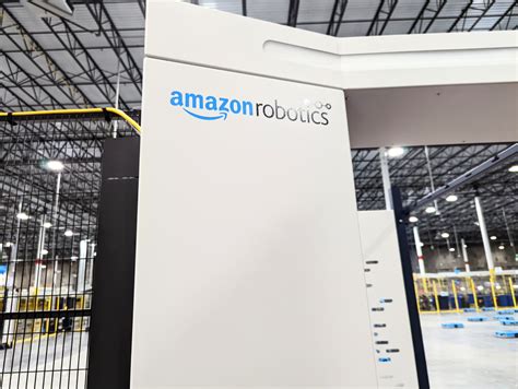 Inside an Amazon robotic sortation center: How automation is changing ...