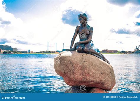 The Little Mermaid Statue by the Waterside at the Langelinie Promenade ...