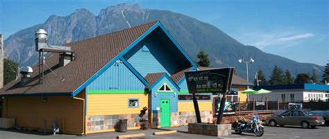 The Pour House North Bend, WA | Sports Bar & Grill