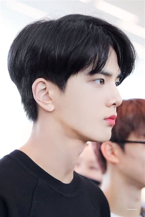 younghoon THE BOYZ | Asian haircut, Asian hair, Kpop hair