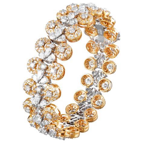 18 Karat White Gold Diamond Tennis Bracelet at 1stDibs