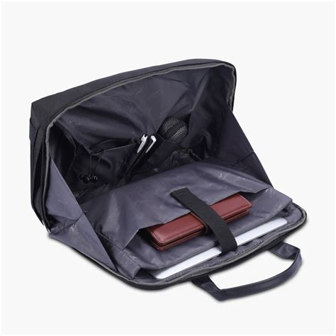 Early Lead Anti-Theft Laptop Bag - Protecta